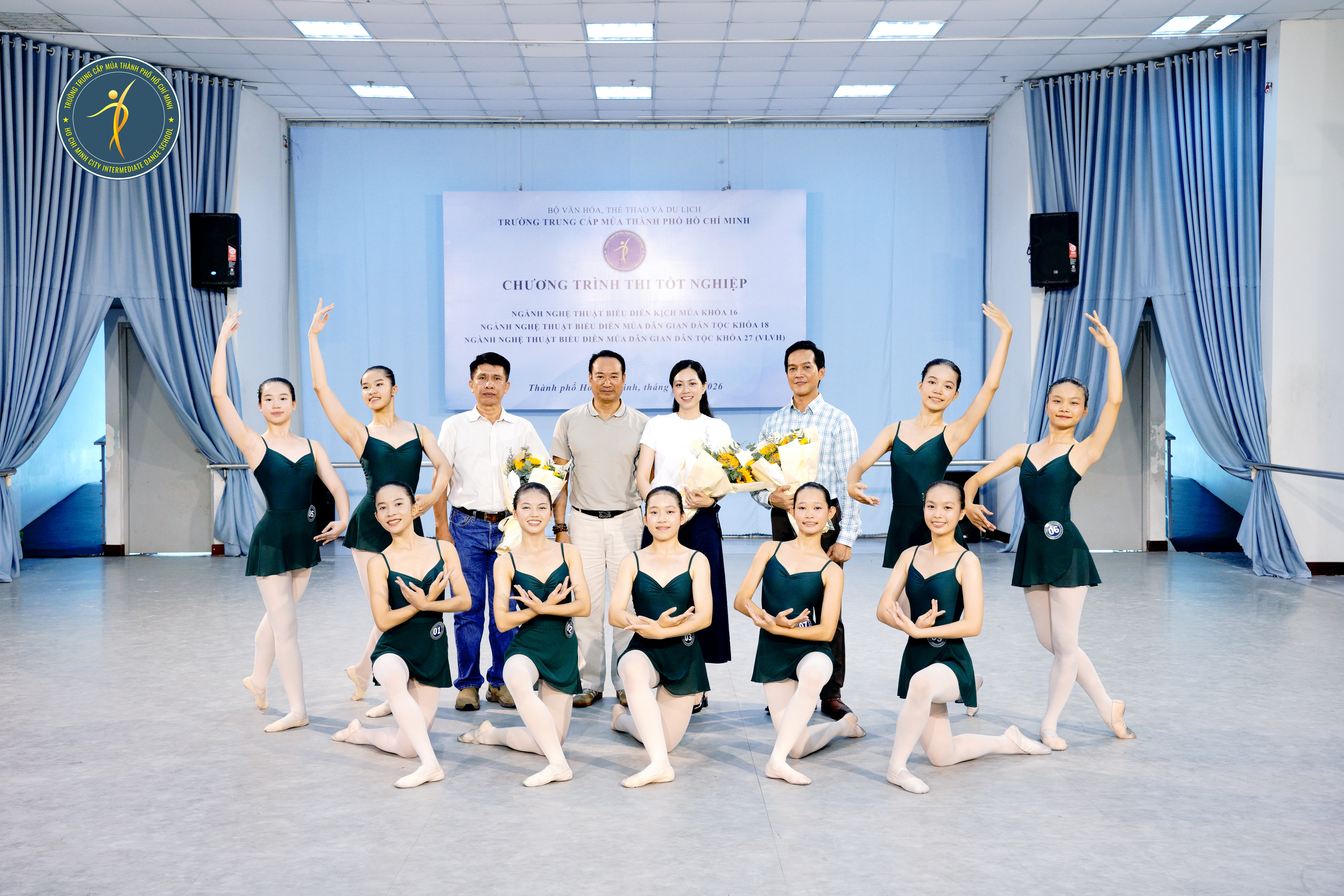 6k16-ballet.jpg (2.62 MB)